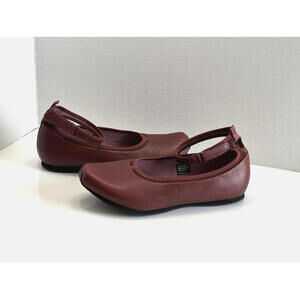 Tsubo Women's Size US 10 Burgundy Red Leather Ankle Strap Flats Comfort Shoes